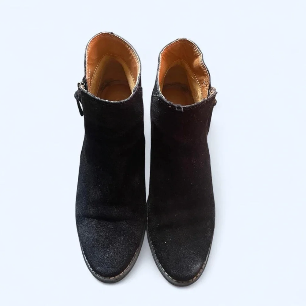 Altos ankle bootie from White Mountain shoes suede black size 8.5‎